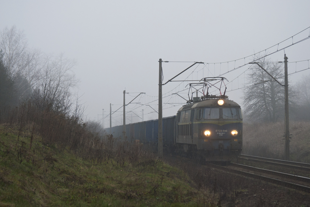 ET22-946 [PKP Cargo]