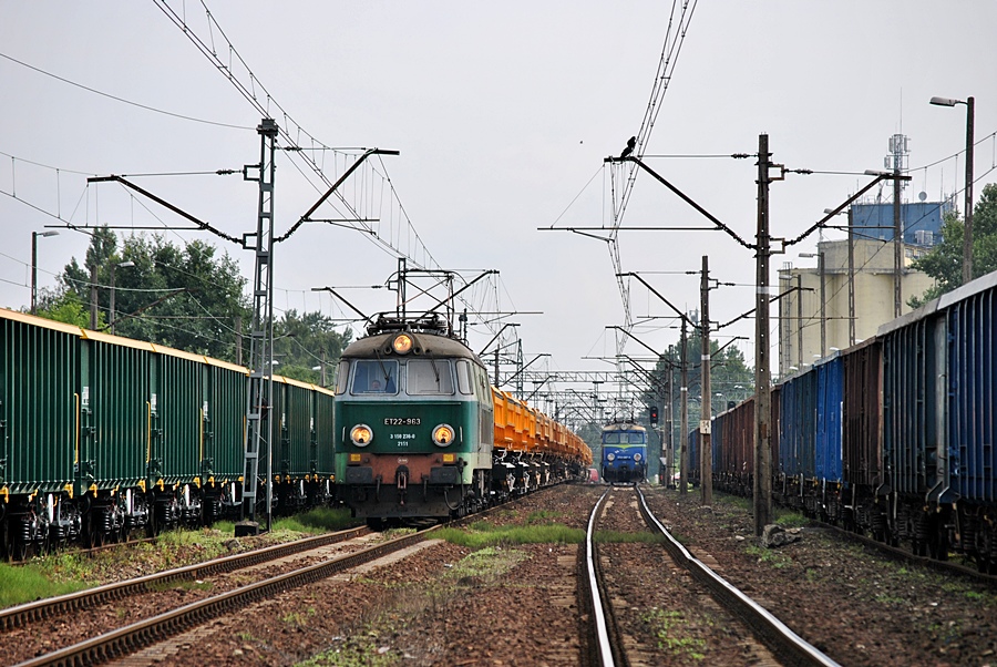 ET22-963 [PKP Cargo]