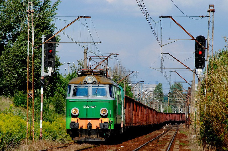 ET22-1037 [PKP Cargo]