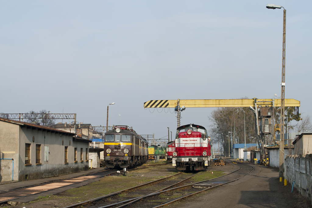 EU07-222 [Metchem / del. Przewozy Regionalne]