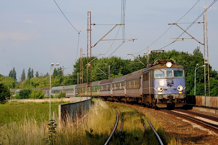 EP07-242 [PKP InterCity]
