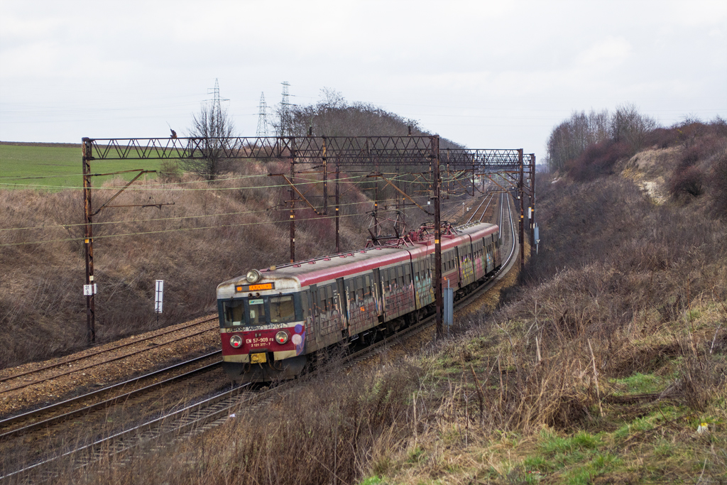 EN57-909 [Przewozy Regionalne / del. Koleje ¦ląskie]