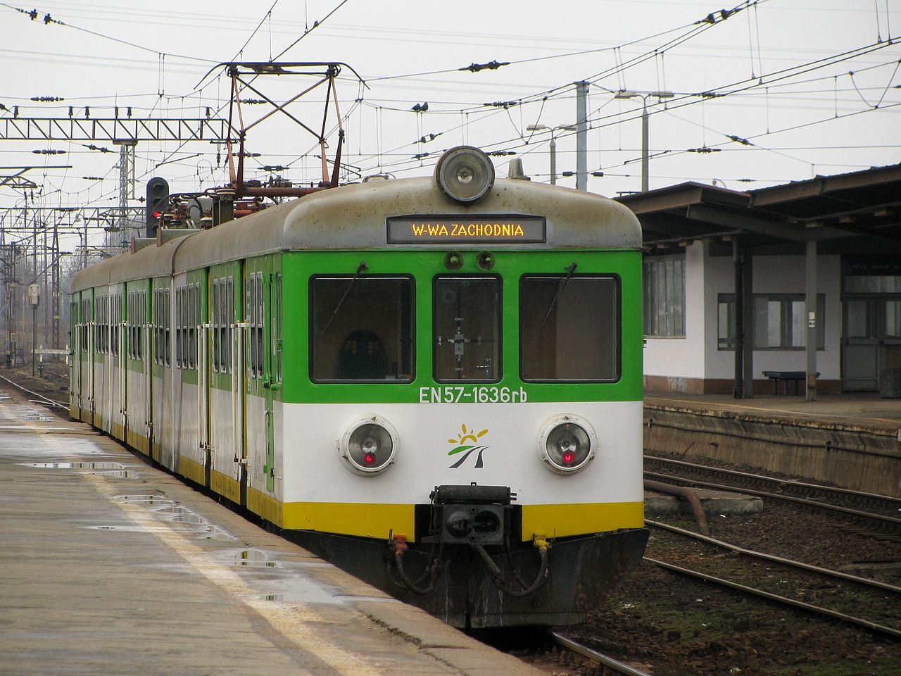 EN57-1636 [Koleje Mazowieckie]