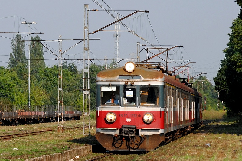 EN57-1752 [Przewozy Regionalne]