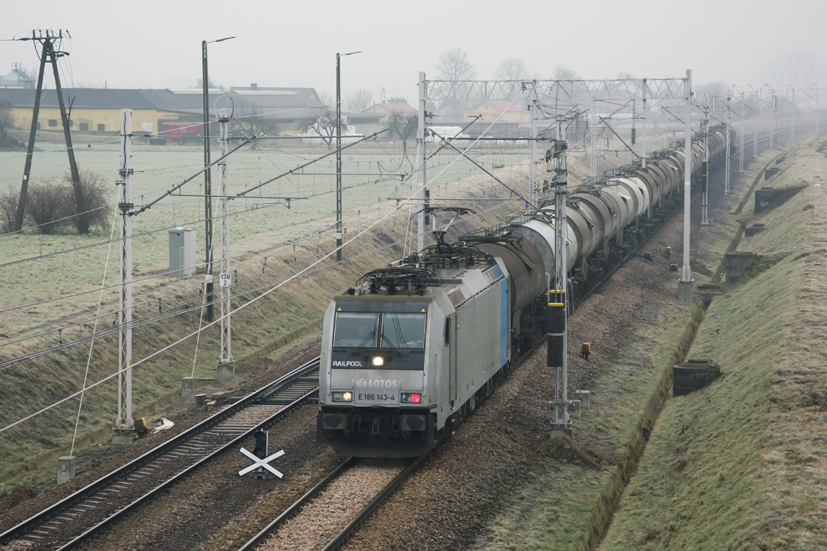 E186 143-4 [Orlen KolTrans]