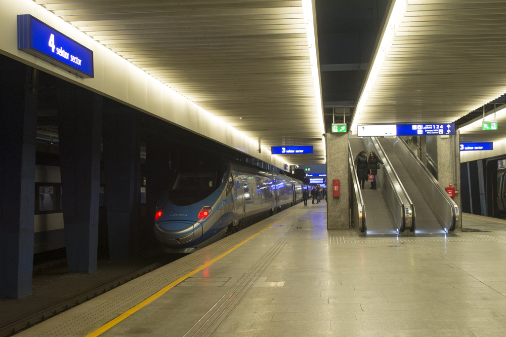 ED250-001 [PKP InterCity]