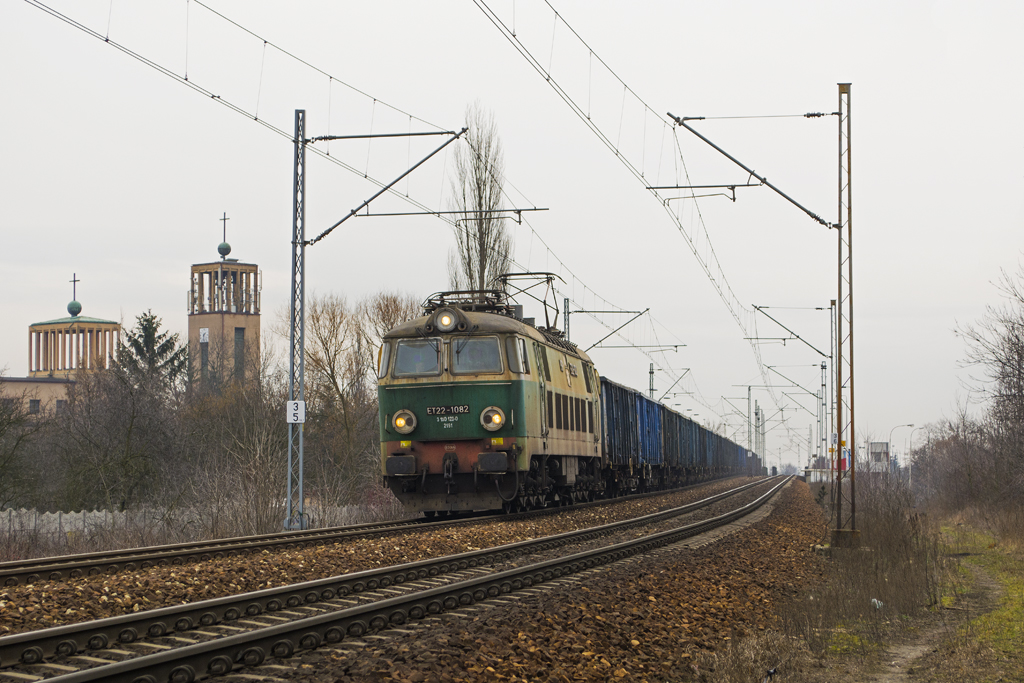 ET22-1082 [PKP Cargo]