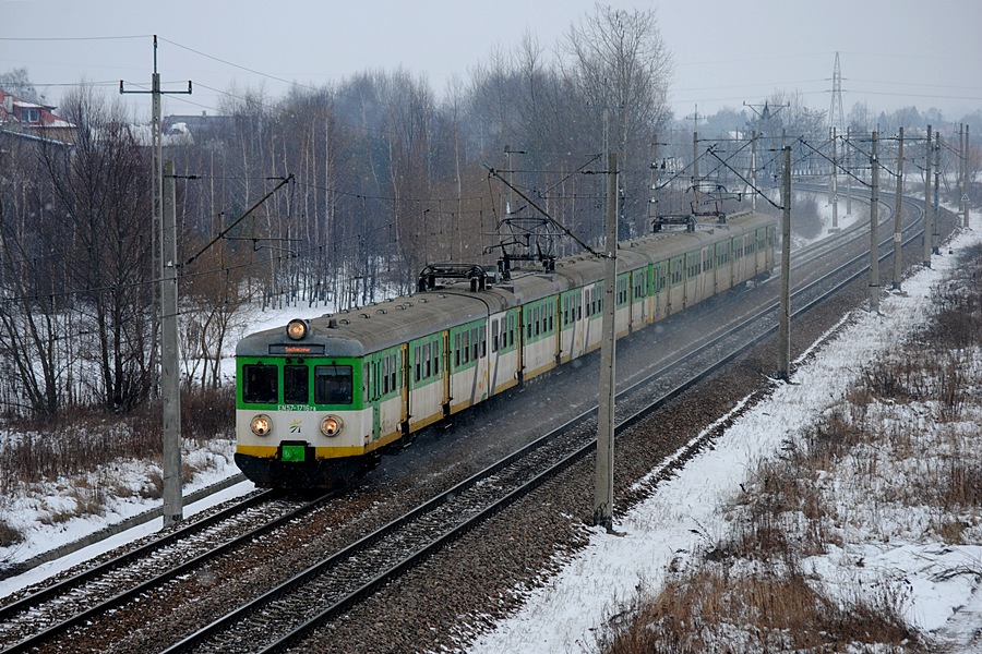 EN57-1716 [Koleje Mazowieckie]