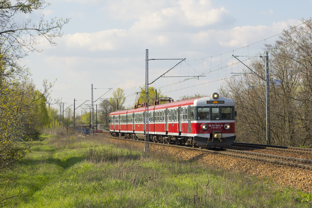 EN57-1243 [Przewozy Regionalne]