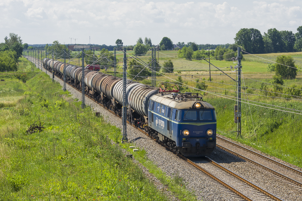 ET22-883 [PKP Cargo]