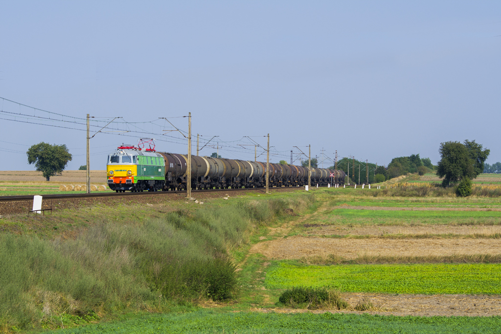 ET22-233 [PKP Cargo]