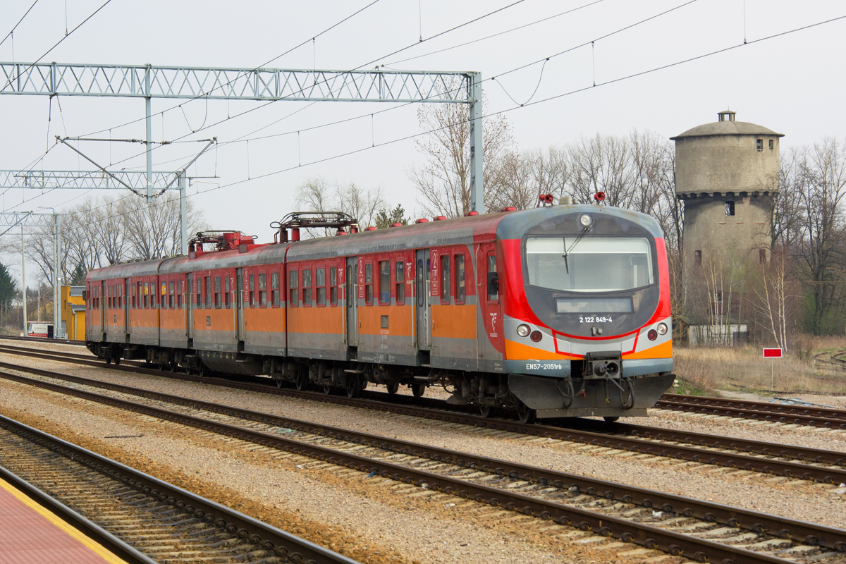 EN57-2051 [Przewozy Regionalne]