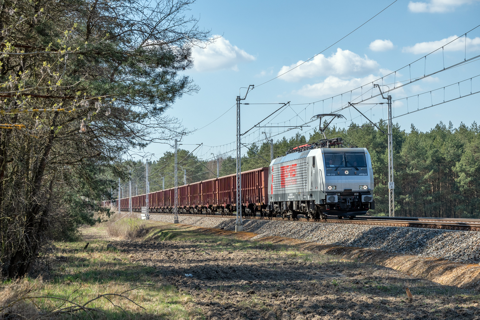 E189-213 [Ost West Logictic]