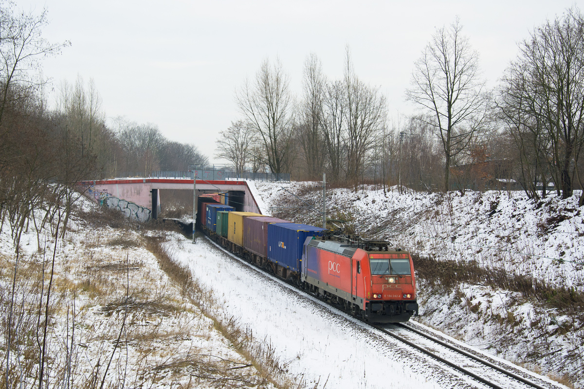 E186 242-4 [PCC Intermodal]