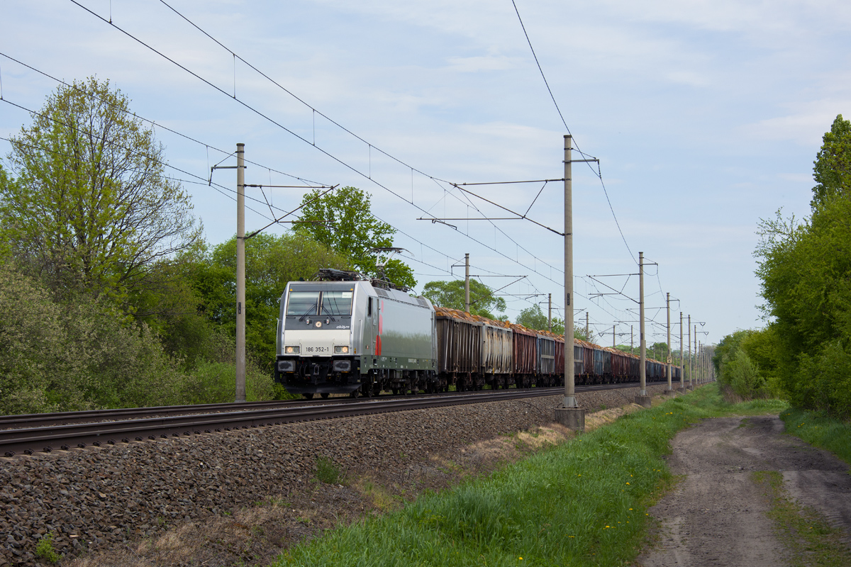 186 352-1 [AWT]