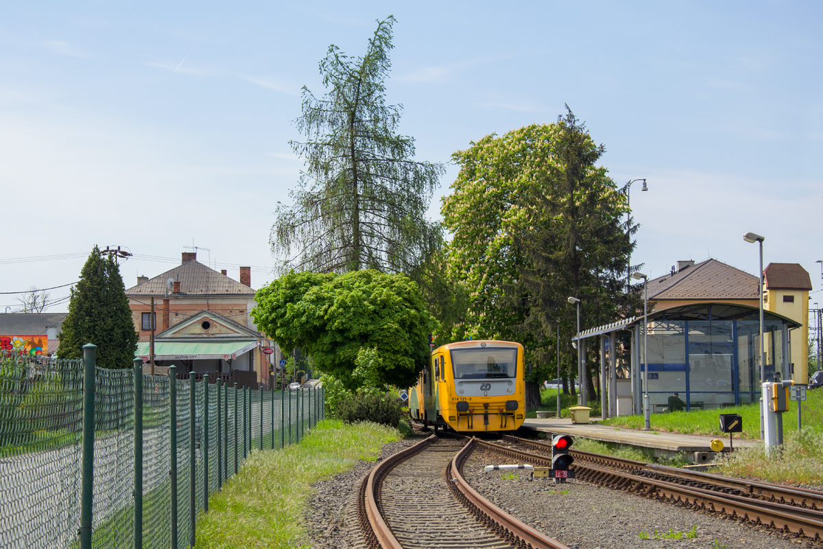 814 121-0 [Ceske Drahy]