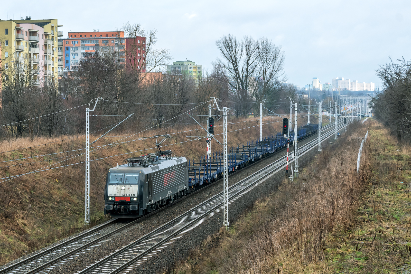 E189-451 [Ost West Logictic]