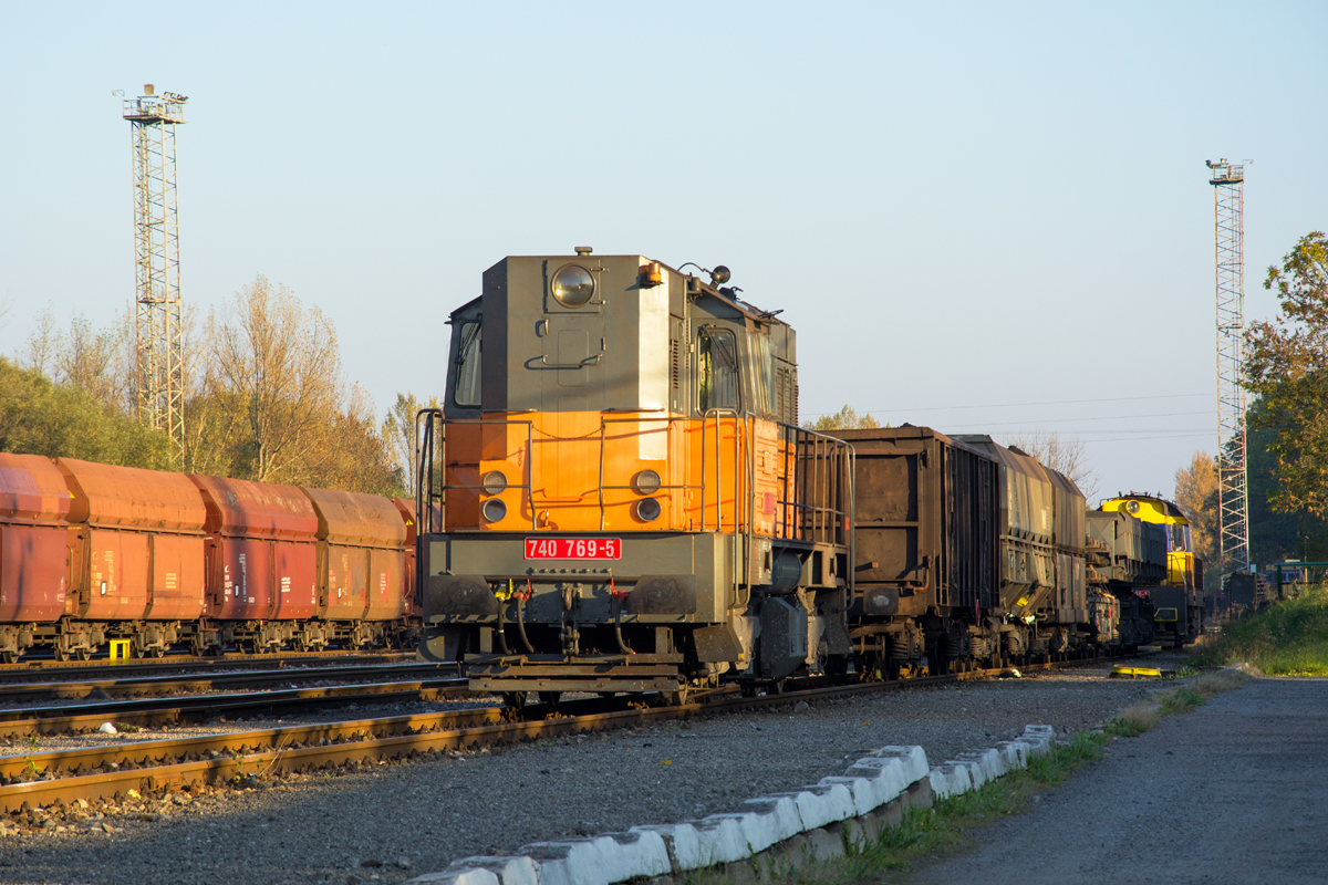 740 769-5 [AWT]