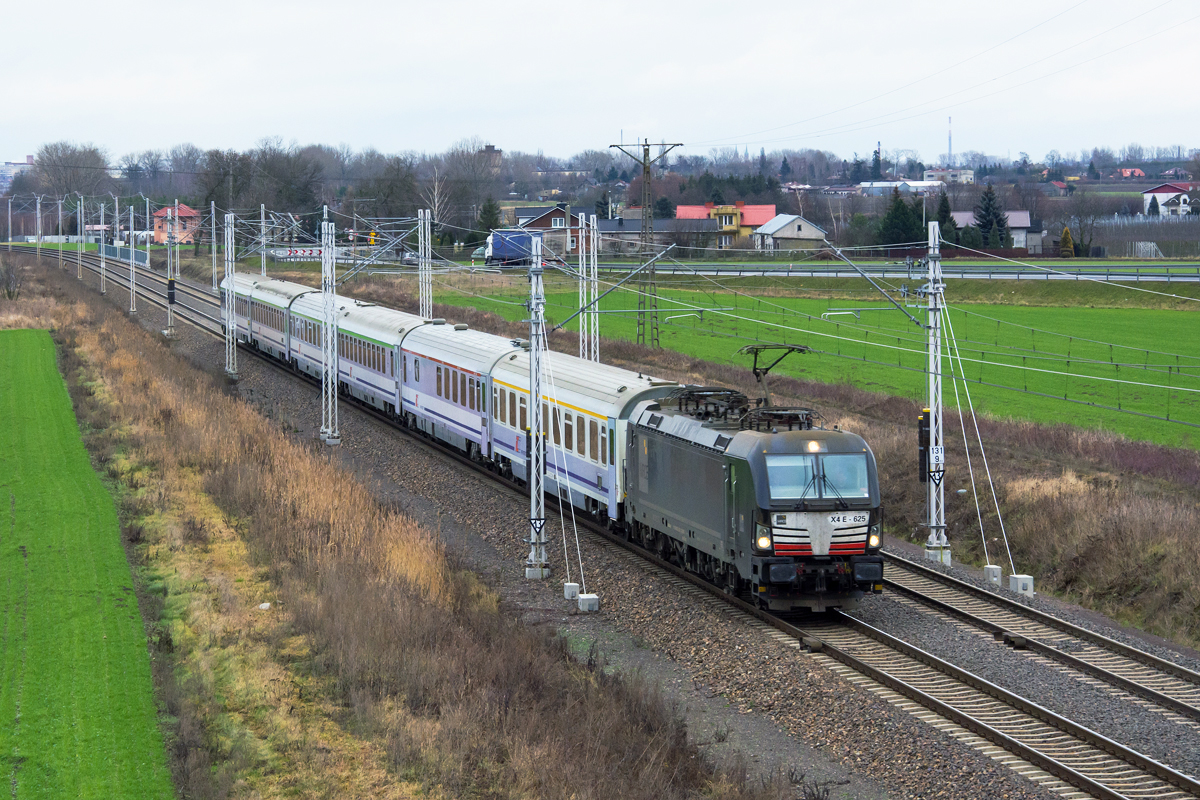 X4E-625 [PKP InterCity]