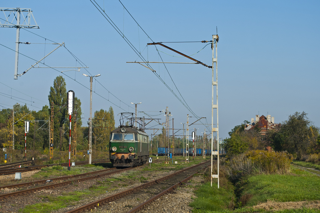 ET22-909 [PKP Cargo]