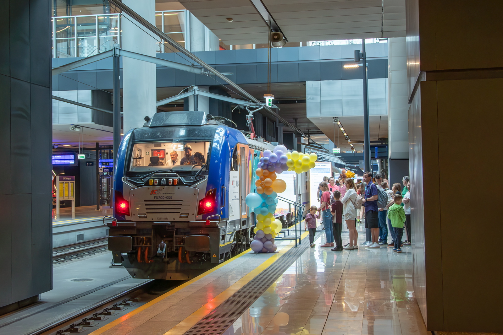 EU200-008 [PKP InterCity]