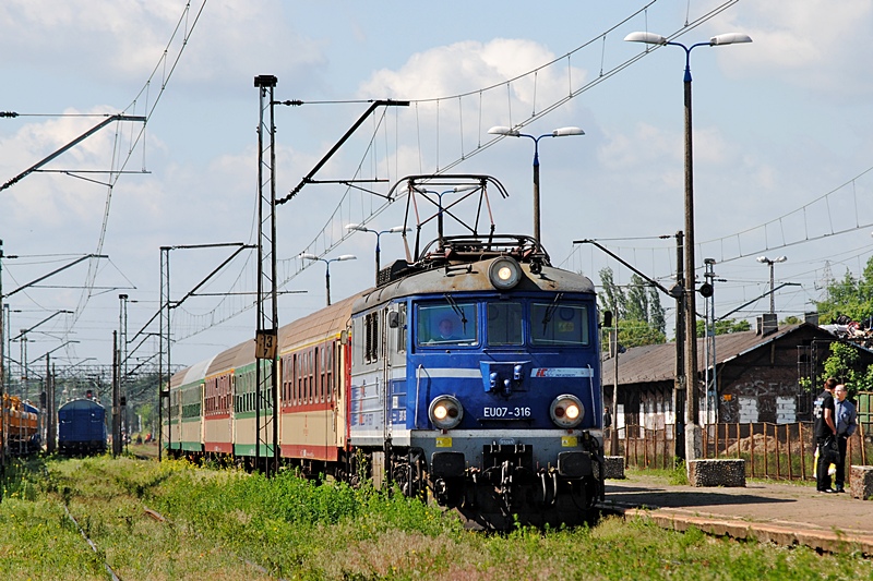 EU07-316 [PKP InterCity]