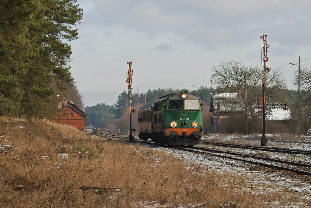 SU45-241 [Przewozy Regionalne]
