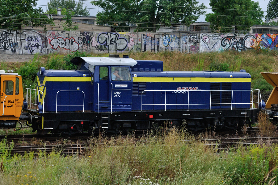 SM42-2572 [Majkoltrans]