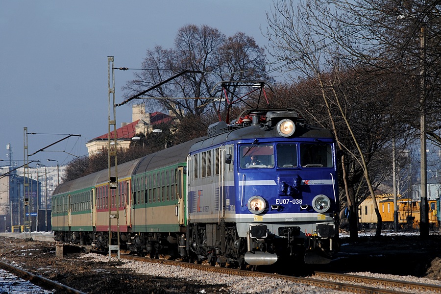 EU07-038 [PKP InterCity]