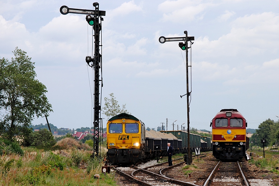 #66011 [Freightliner PL]