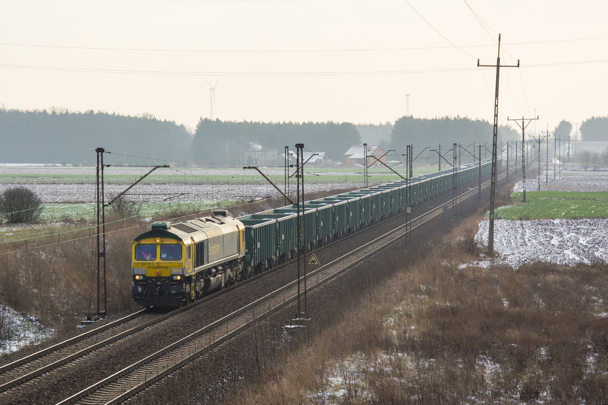 #66015[Freightliner PL]