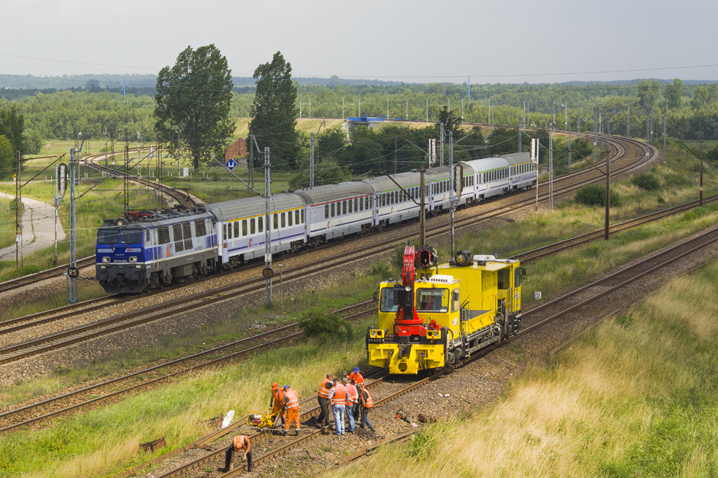 EP09-002 [PKP InterCity]