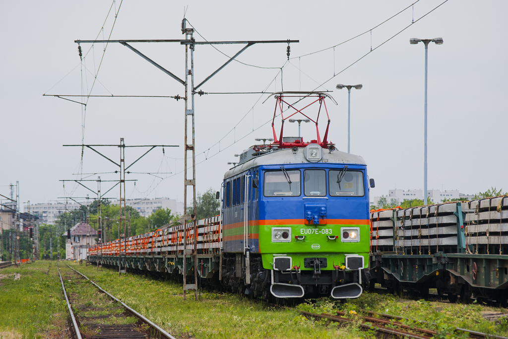EU07-083 [PHU Lokomotiv / del. Majkoltrans]