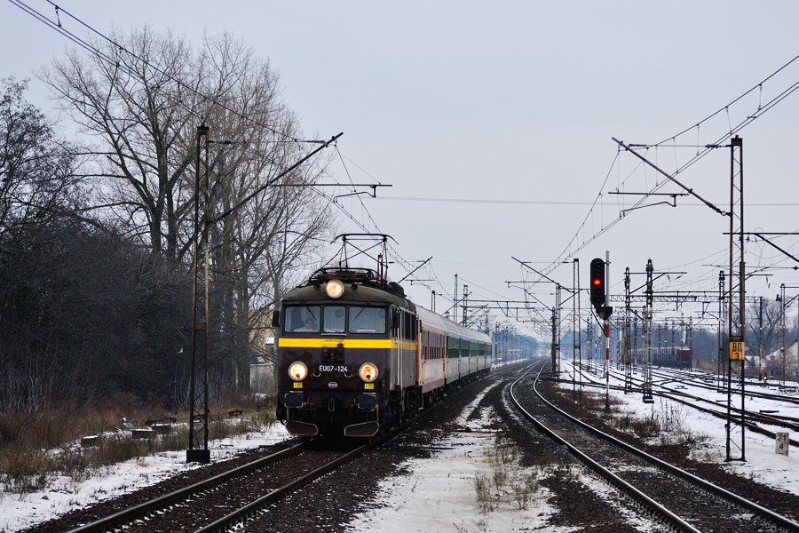 EU07-124 [Metchem / del. Przewozy Regionalne]