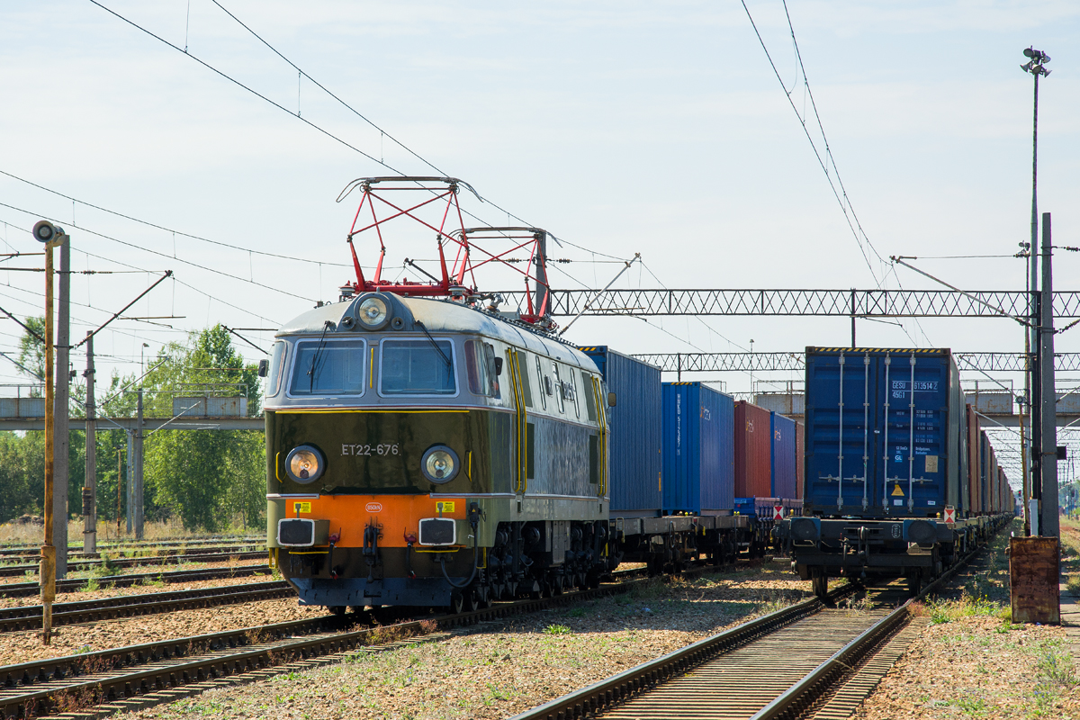 ET22-676 [PKP Cargo]