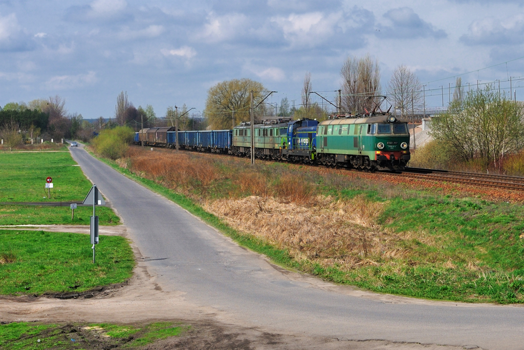 ET22-737 [PKP Cargo]