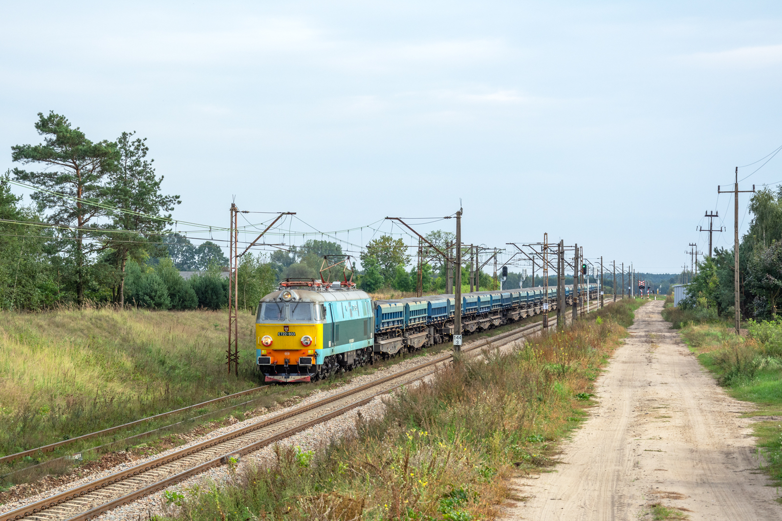ET22-933 [PKP Cargo]