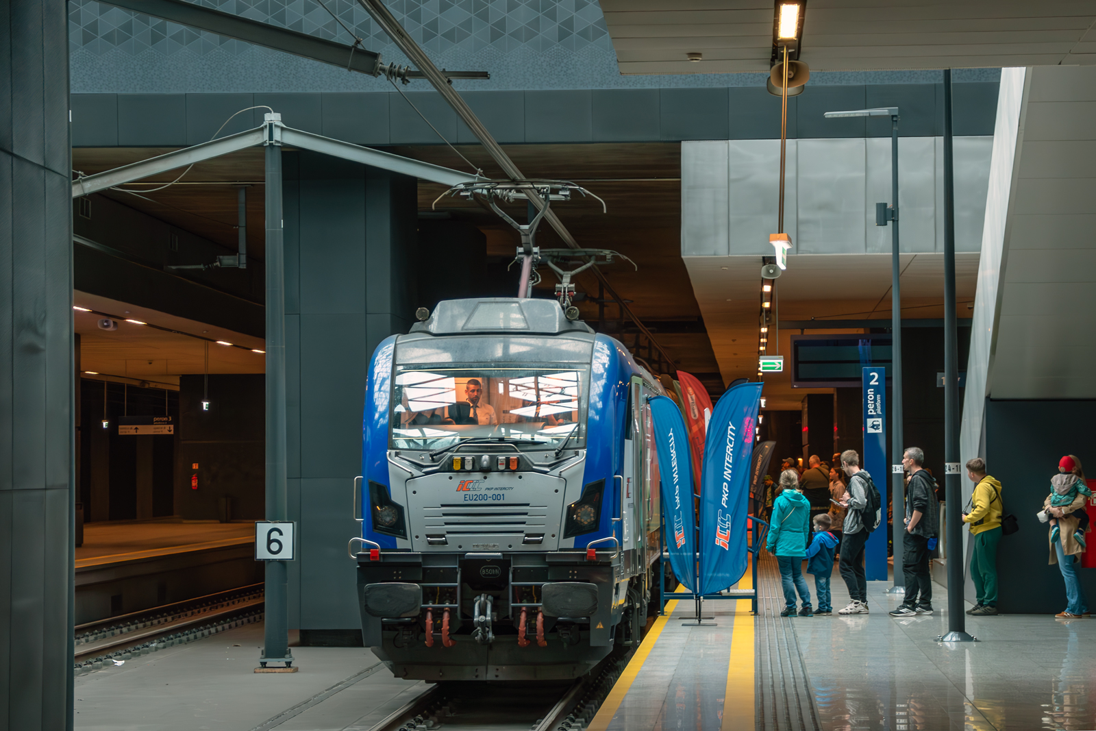 EU200-001 [PKP InterCity]