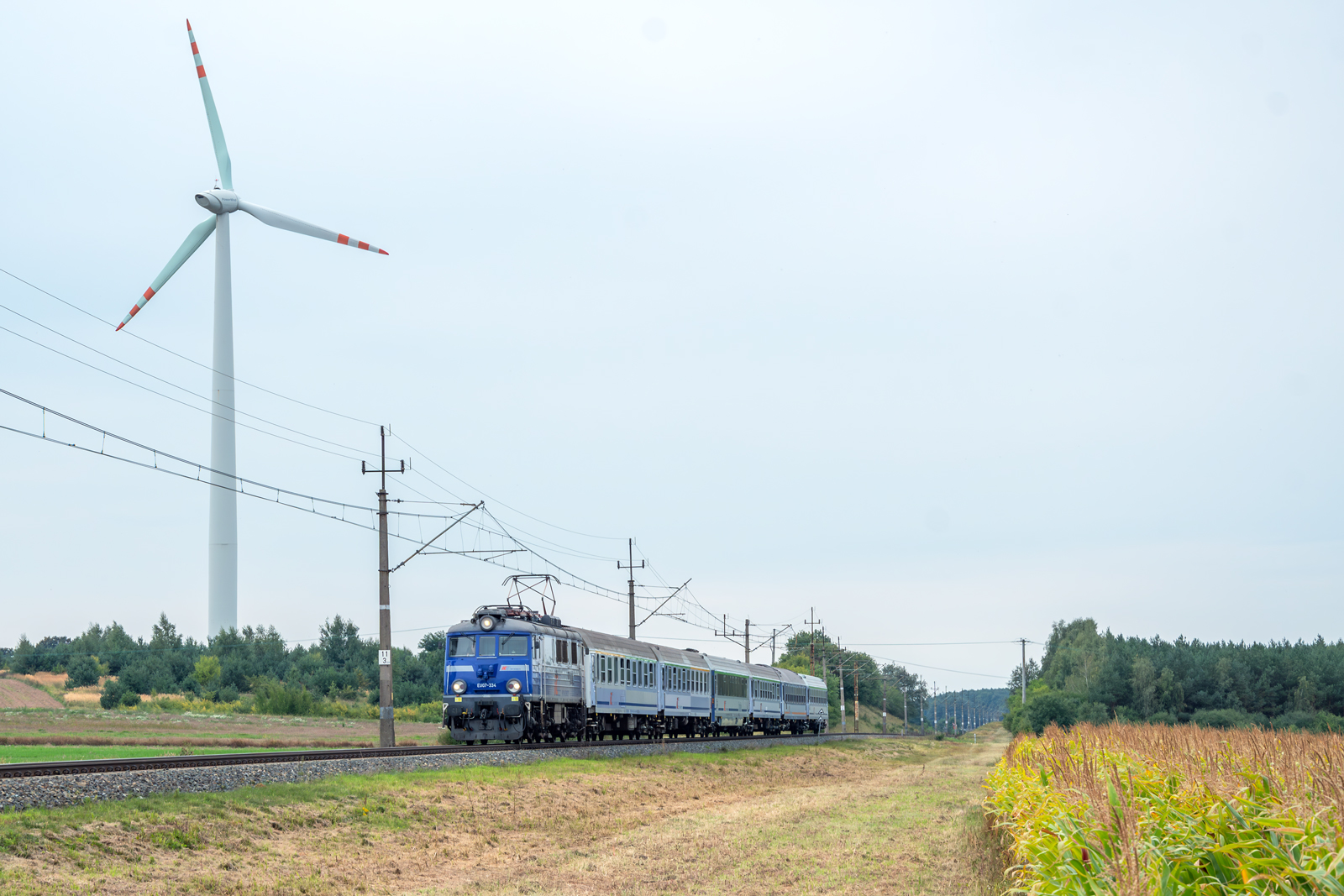 EU07-334 [PKP InterCity]