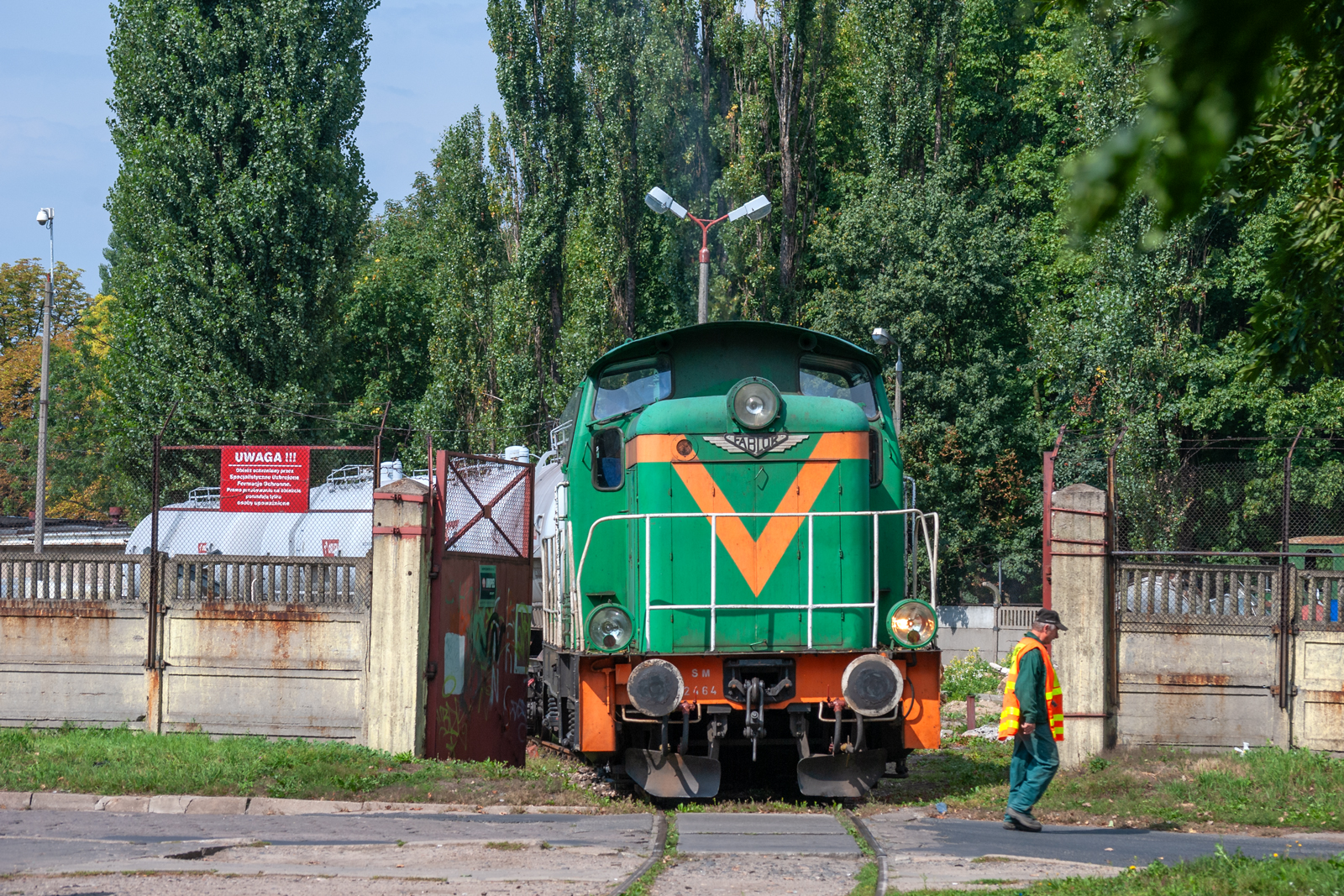 SM42-2464 [Lotos Kolej]